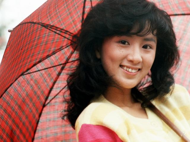 ‘미모는 그대로’ 데뷔 40주년을 맞이한 배우 <strong>김희애</strong>...그의 도전은 어디까지?