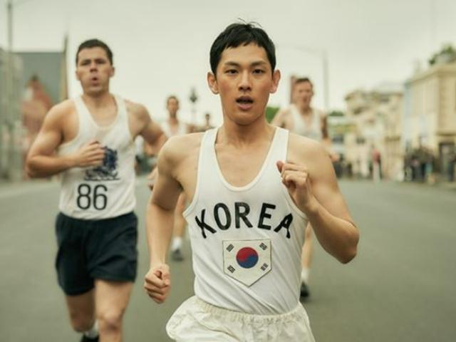 ’1947 보스톤’ 달리는 <strong>임시완</strong>에 나오는 박수, 관크 아닙니다