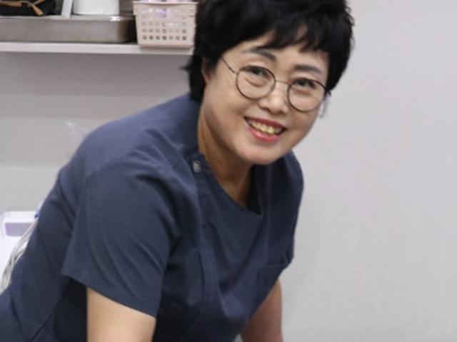초등 중퇴 ‘공사판 아지매’, 나이 60에 간호조무사 된 사연은