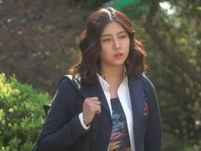 '<strong>이병헌</strong> 협박녀' 연 수입 24억원, BJ 김시원 누구?