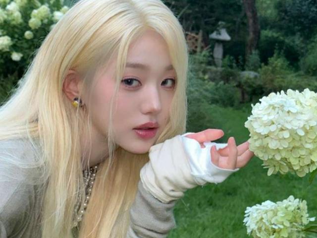 "금발이 이렇게 잘 어울릴 수가..." <strong>아이브</strong> 장원영이 금발로 변신 후 SNS에 올린 사진