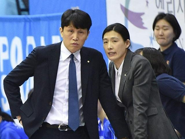 O형 남자 감독과 A형 여자 <strong>코치</strong>…어떻게 18년을 한 팀에서 동고동락 했을까?