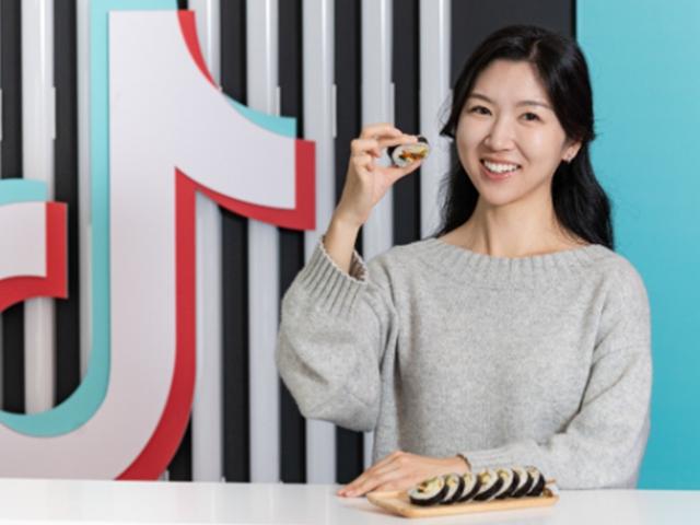 “구역질 난다” 조롱 받던 <strong>김밥</strong>… 지금은 못 구해 난리!