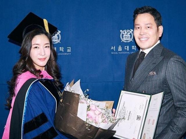 "마누라님 연주회 다녀옴"... 정용진, 아내 한지희 프로필 근황 멸공 논란 가방 백팩 어디꺼?