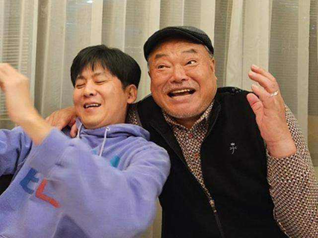 “대학? 저희 ‘들이대’ 나왔어요”… ‘흥부자’ 호랑나비 가수와 홍경민의 안 닮은 듯 닮은 인생 동행