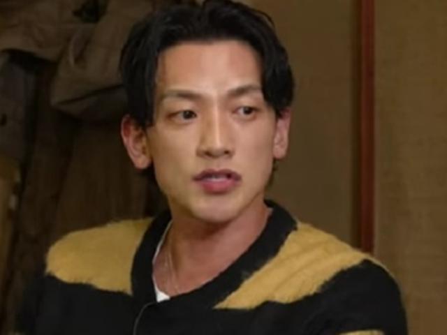 <strong>비</strong> "♥<strong>김태희</strong> 허락 하에 친구 만나, 죽은 낙엽처럼 지내"