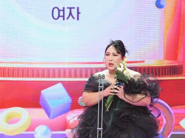 욕먹던 성소수자가 신인상...'유재석 빠진' <strong>방송</strong><strong>권력</strong>의 지각변동