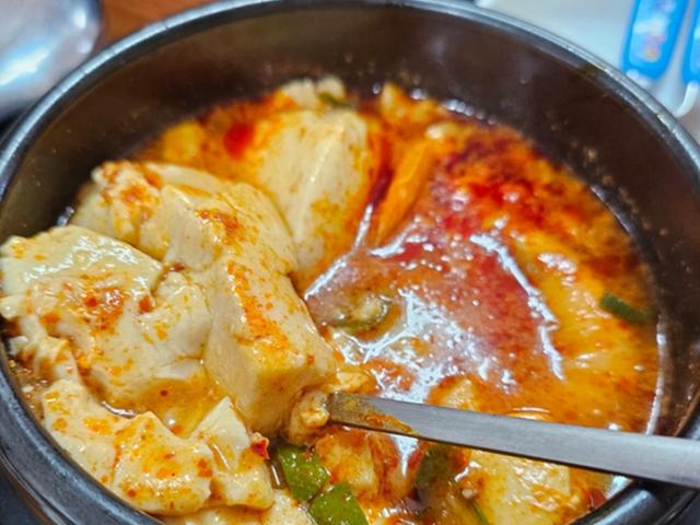 자극적이지 않은 추억의 맛… 고소함의 깊이 끝이 없네
