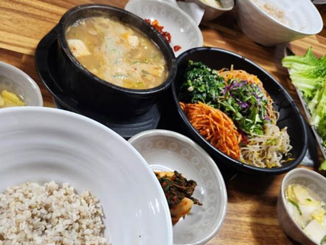 성남 구시청 부근, 정인 <strong>청국장</strong> 보리밥 … "이 푸짐함이 만원이라구?"