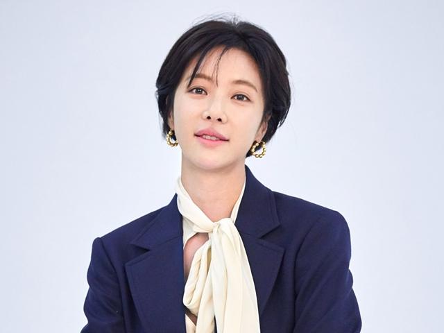 이영돈 '탈출'한 <strong>황정음</strong>, 이혼 꼬리표 대신 노리는 '부활'