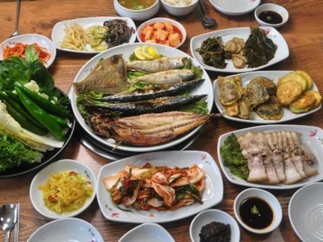 밑반찬만 먹어도 배 터지는 <strong>맛집</strong> 5