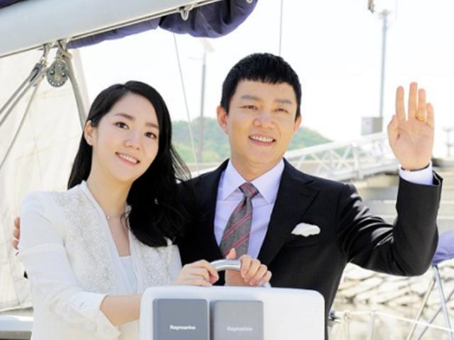 이윤진, 결혼 14년 만에 이범수와 파경...부모님의 지지에 <strong>감사</strong>하며 “법의 심판을 믿겠다”