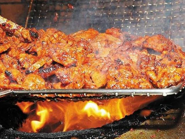 “금요일엔 돼지불고기 <strong>파티</strong>”… 불향-감칠맛에 군침