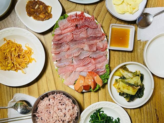 봄철에만 먹을수 있는 바다의 보물 황가오리회 맛집 베스트5