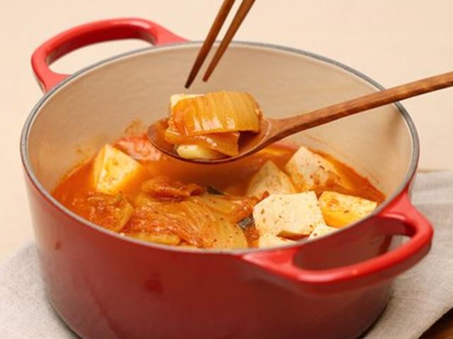 돼지고기·참치 없어도 괜찮아...'<strong>김치찌개</strong>' 맛있게 끓이려면