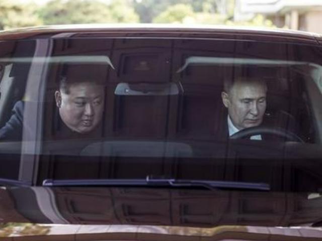 푸틴, 김정은에 러시아판 롤스로이스 아우루스 선물