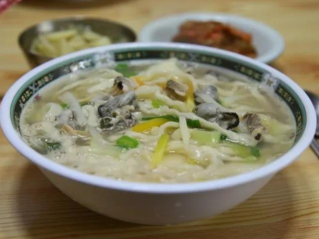 ‘<strong>밀가루</strong>에 진심’…대전엔 칼국숫집이 몇 개 있을까?