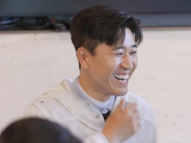 '멘탈 끝판왕' <strong>김종민</strong>, 열애 사실 깜짝 공개...전현무도 애정 기류 있었다
