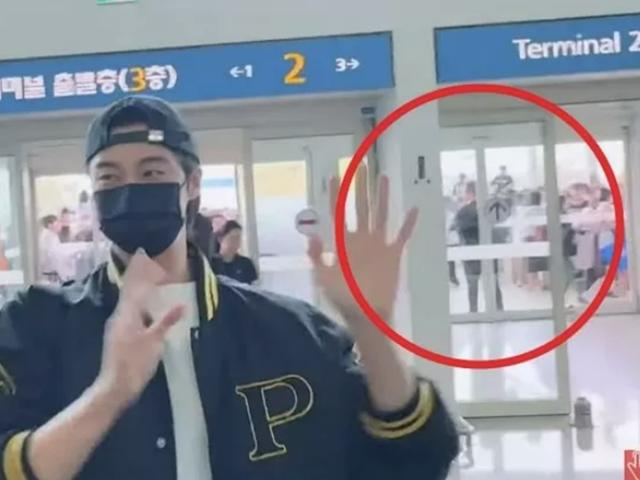 변우석 위해 공항 게이트 막고 승객들 ‘진입금지’ 시킨 경호업체...“무슨 대통령이냐?”