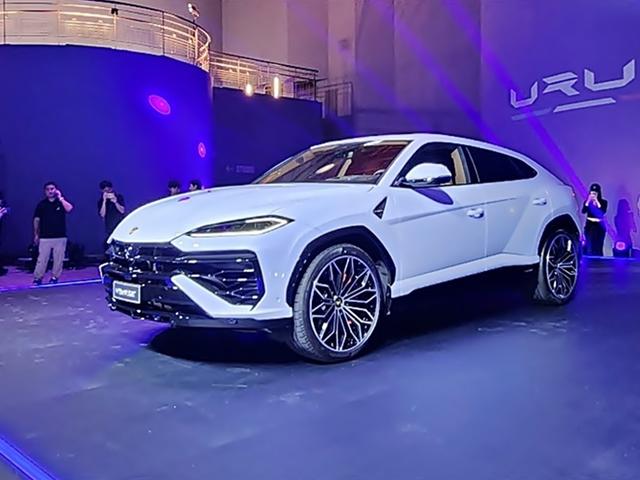 이러다 ‘강남 쏘렌토’ 되겠네…‘3억 대박’ 람보르기니 SUV, 뒤통수 2번 쳤다