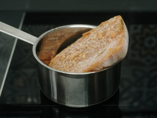 비 많이 오고 습한 날… 음식 해동할 때 ‘이렇게’ 하면 안된다