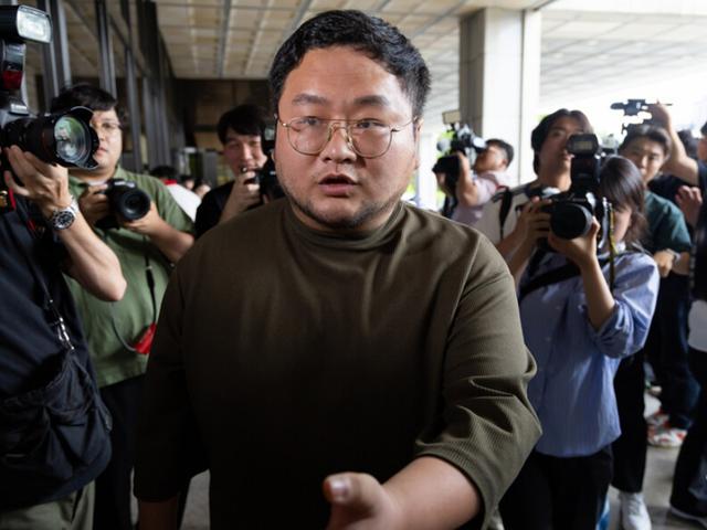 '쯔양 사건' 인과응보…구제역 구속영장→前남친 변호사 해고→카라큘라 은퇴