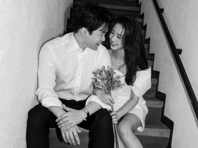 '체조 요정' <strong>손연재</strong>, 결혼 2주년 기념 9살 연상 남편 첫 공개...한라산 등반 근황까지 전해