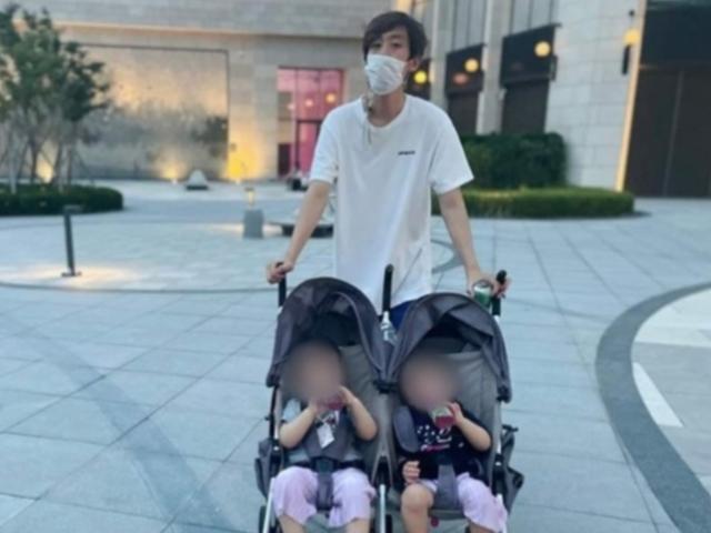 ‘<strong>쌍둥이</strong> 두고 사망’ 악동클럽 이태근, 코로나 백신 때문?..이틀째 추모물결