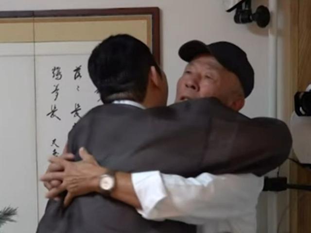 무당 된 이건주, '순돌이' 父 <strong>임현식</strong>과 재회 "살기 위해 신내림 받아"