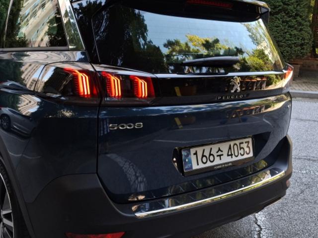 ‘1200cc 엔진, 7인승’…파리지앵이 사랑하는 <strong>효율성</strong>의 정수[시승기 - 푸조5008 SUV GT]