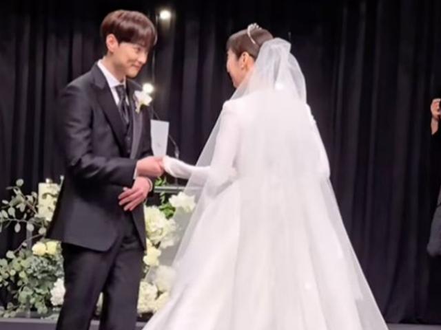 “몇번을 울컥했는지”..민경훈♥아형 PD 결혼식, 돌싱 <strong>이상민</strong>도 울렸다
