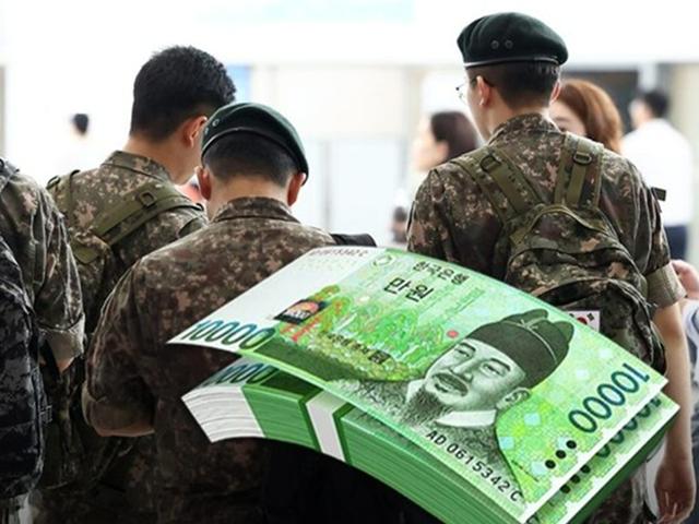 <strong>군대</strong> 갈까?…“내년 ‘OO’ 월급 최대 486만원”