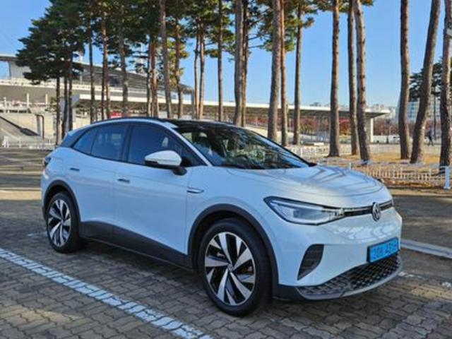 [시승기] 4000만원대 중형 <strong>전기</strong> <strong>SUV</strong>… 폭스바겐 ID.4