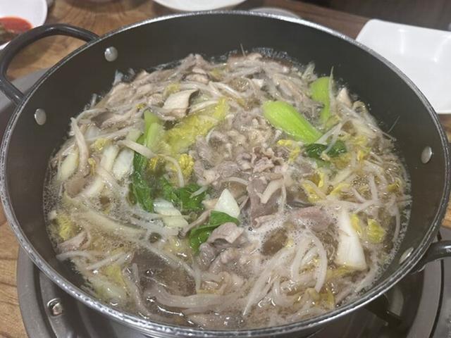 [안 기자의 1人1食] 쫄깃한 오리 차돌구이에 샤브까지 '국대오리'
