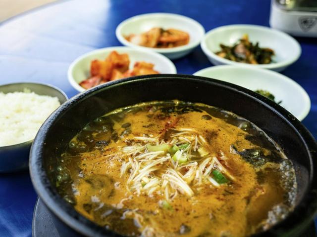 버섯국밥에 막걸리 한 잔... 산 많고 물 좋은 양평의 맛