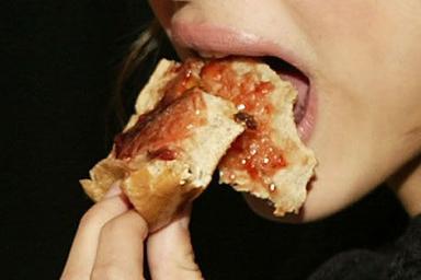 스트레스성 폭식에 대한 오해와 진실…피할 방법은?