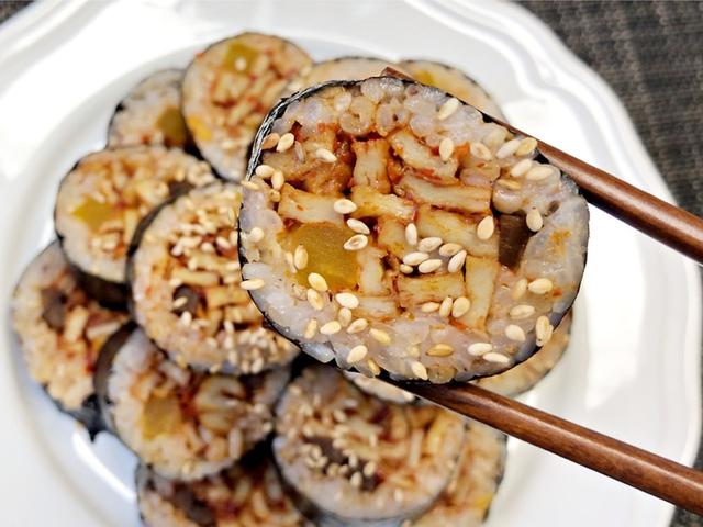 매콤하게 확 당긴다! 중독성 폭발하는 매콤어묵김밥 레시피