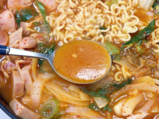 집에서도 맛집 그 맛 그대로~ 부대찌개 맛있게 끓이는 법