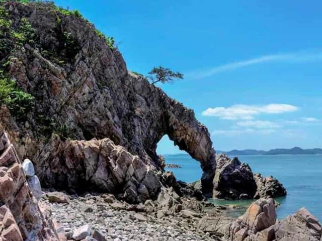 "이 풍경, 진짜 국내 맞나요?"… 동남아 느낌 물씬 나는 해안 트레킹 코스