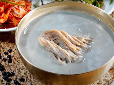 ‘걸쭉파 vs 맑은파’, 고소하고 시원한 여름철 별미! 콩국수 맛집 신흥강자 베스트5