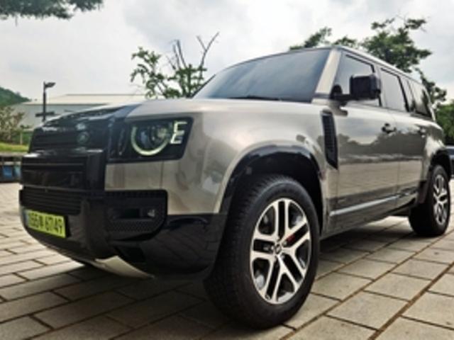 랜드로버 디펜더 110, 활용도 높은 개성 만점 SUV
