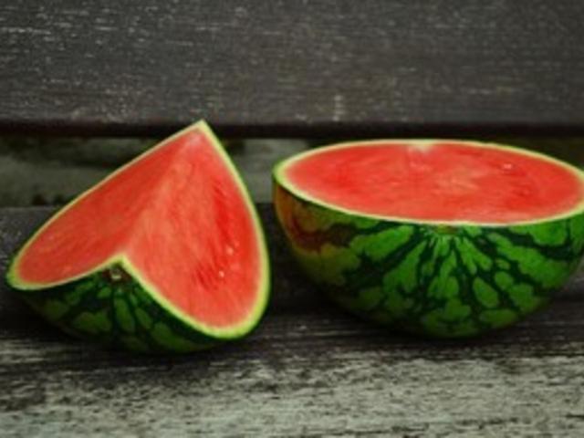 여름철 <strong>간식</strong>의 왕, 수박! 맛&<strong>건강</strong> 효과 제대로 누리는 법