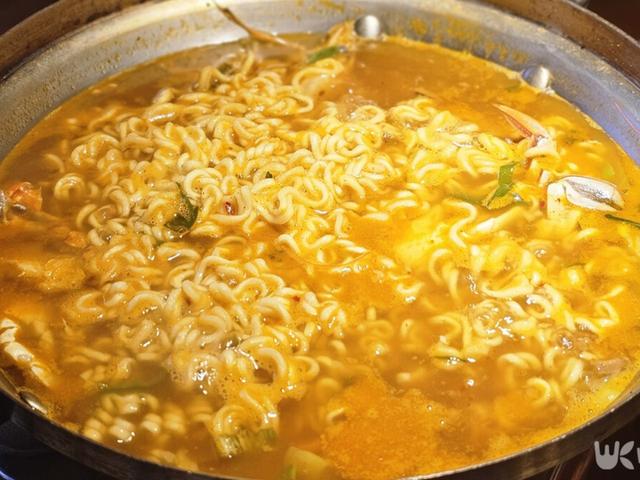 "매번 찝찝했는데…" <strong>라면</strong>에 넣으면 죄책감 덜어주는 식재료 3가지