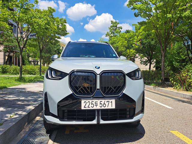 ‘서울-강릉 왕복에 연비 17㎞/L’…BMW 뉴X3, 역동·안정·효율’ 3박자 갖췄다