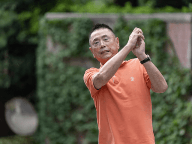 4전 4승, 네 차례 암 극복한 75세 회장
