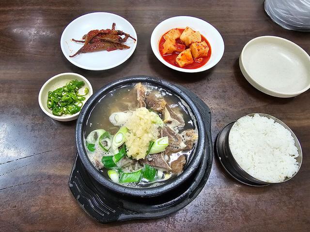 풍미 가득한 맑은 국물… 쓰린 속 달래는 ‘숙취해소제’