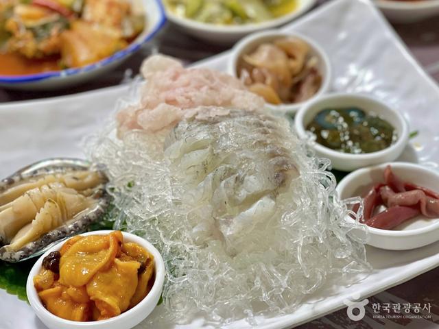 통영 강구안에서 즐기는 황홀한 미각 여행