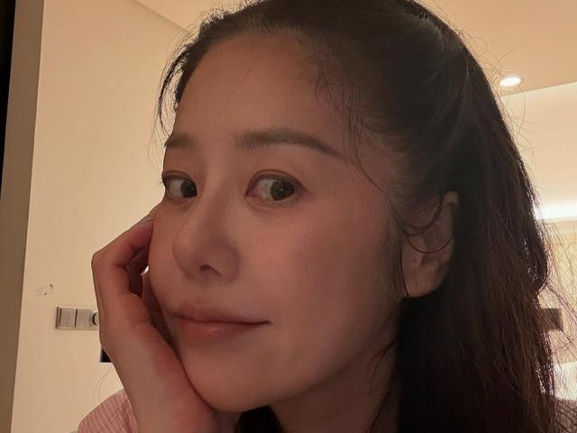 “애니 화보에 좋아요”…고현정, 뜻밖의 ‘응원 시그널’?