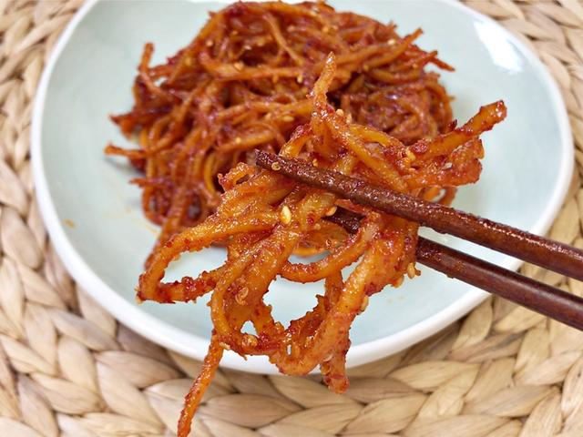 진미채에 이거 한숟가락 넣었더니 반찬가게 맛 그대로~!