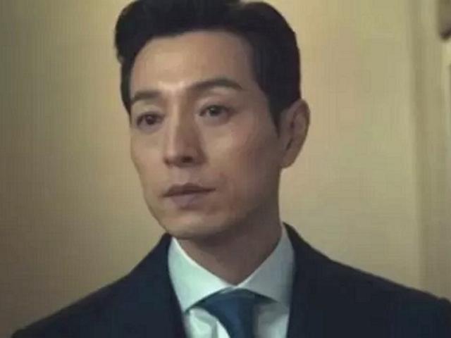 ‘더 글로리’ 정성일, 이혼... <strong>9</strong>년 결혼 생활 끝에 각자의 길로